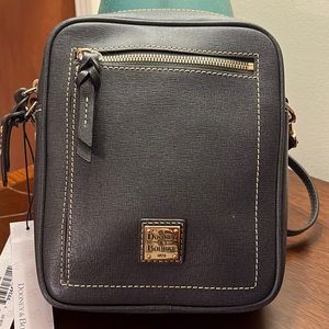 DOONEY & BOURKE CAMERA CROSSBODY